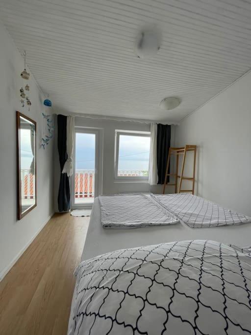 Sunrise Seaview Apartment Fiesa Piran Exterior foto